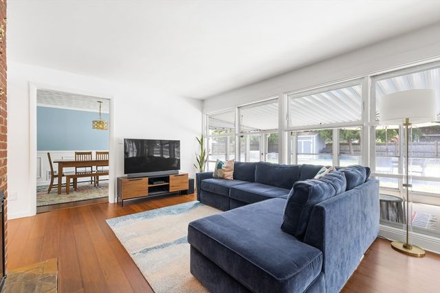 14 Hardwick Rd, Natick, MA 01760