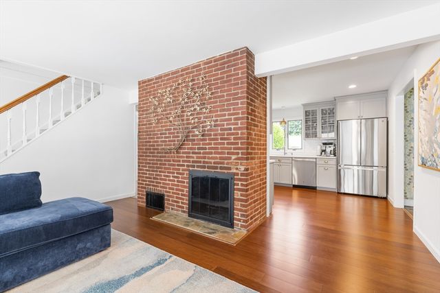 14 Hardwick Rd, Natick, MA 01760