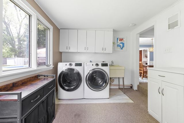 14 Hardwick Rd, Natick, MA 01760