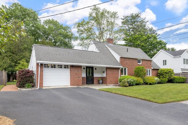 14 Hardwick Rd, Natick, MA 01760