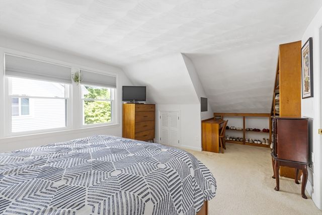 14 Hardwick Rd, Natick, MA 01760