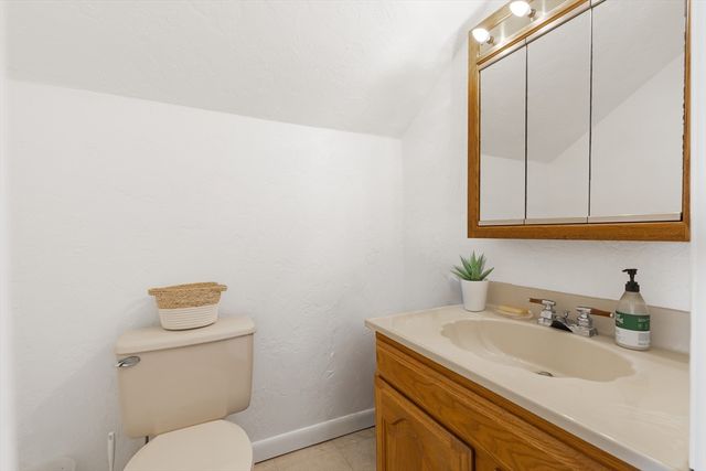 14 Hardwick Rd, Natick, MA 01760