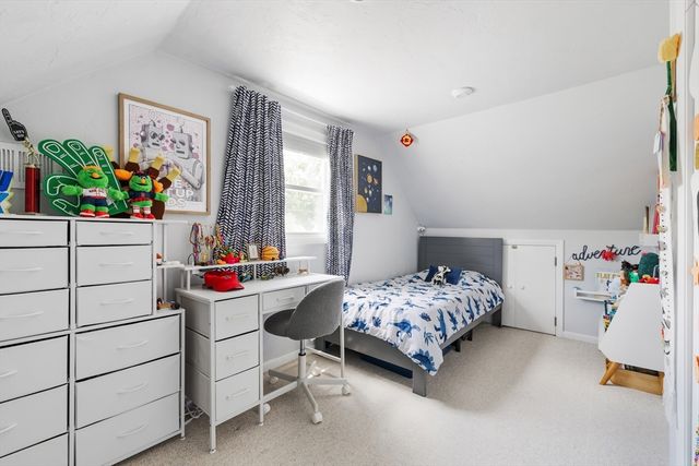 14 Hardwick Rd, Natick, MA 01760