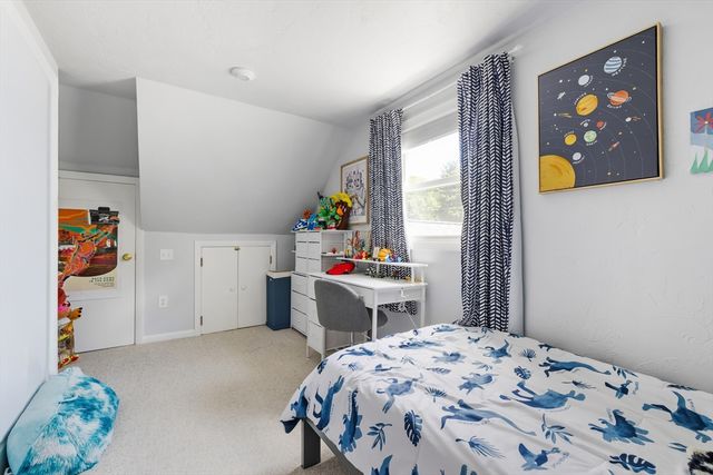 14 Hardwick Rd, Natick, MA 01760