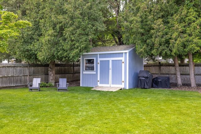 14 Hardwick Rd, Natick, MA 01760
