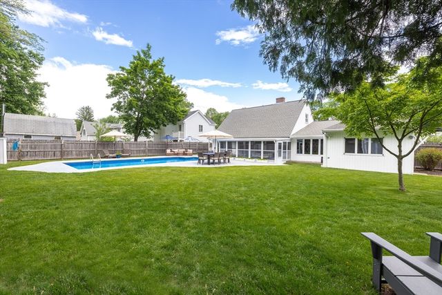 14 Hardwick Rd, Natick, MA 01760