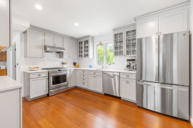 14 Hardwick Rd, Natick, MA 01760
