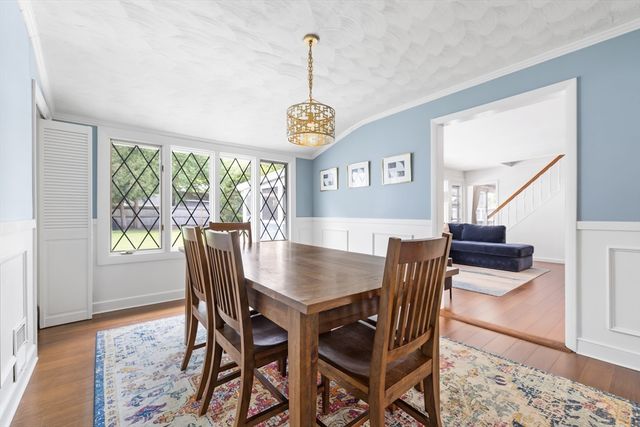 14 Hardwick Rd, Natick, MA 01760