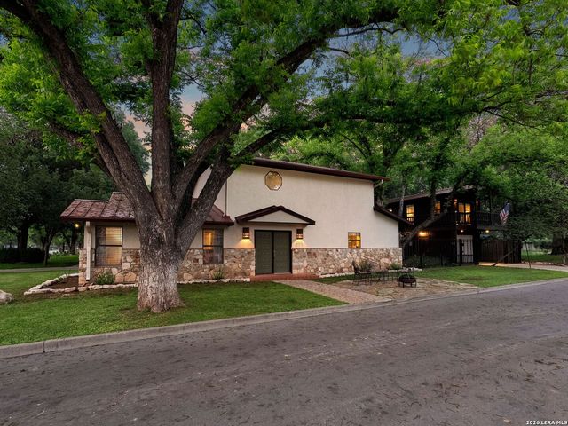 299 W EDGEWATER TER, New Braunfels, TX 78130