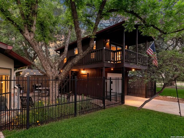299 W EDGEWATER TER, New Braunfels, TX 78130