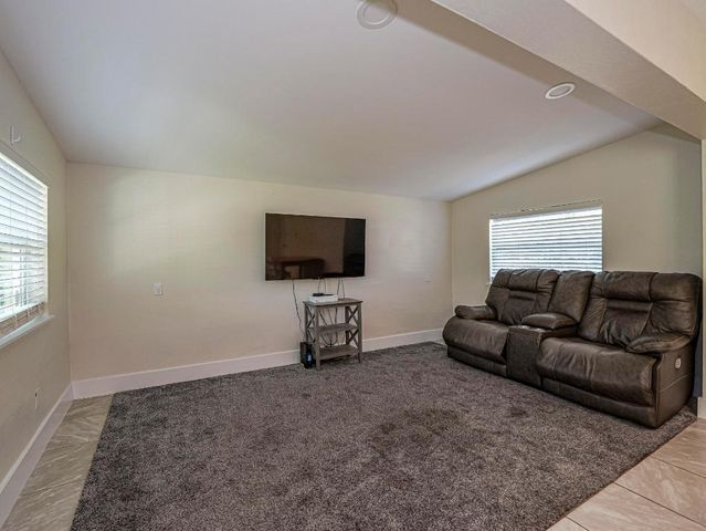 2875 58th Court, Vero Beach, FL 32966