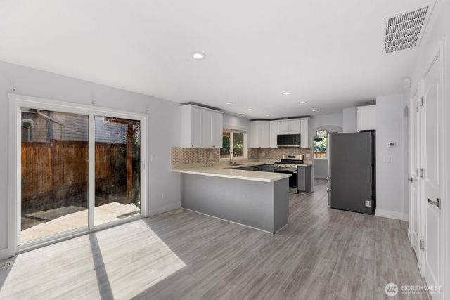 20133 7th Avenue SE, Bothell, WA 98012
