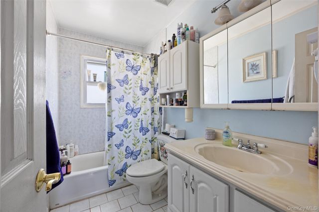 27 Elizabeth Drive, Bethpage, NY 11714