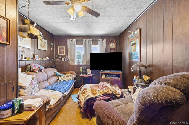 27 Elizabeth Drive, Bethpage, NY 11714