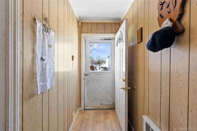 27 Elizabeth Drive, Bethpage, NY 11714