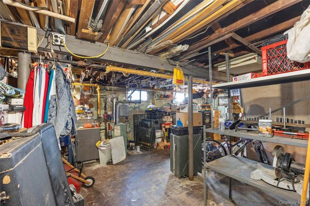 27 Elizabeth Drive, Bethpage, NY 11714