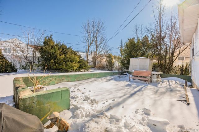 27 Elizabeth Drive, Bethpage, NY 11714