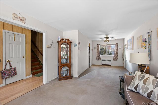 27 Elizabeth Drive, Bethpage, NY 11714