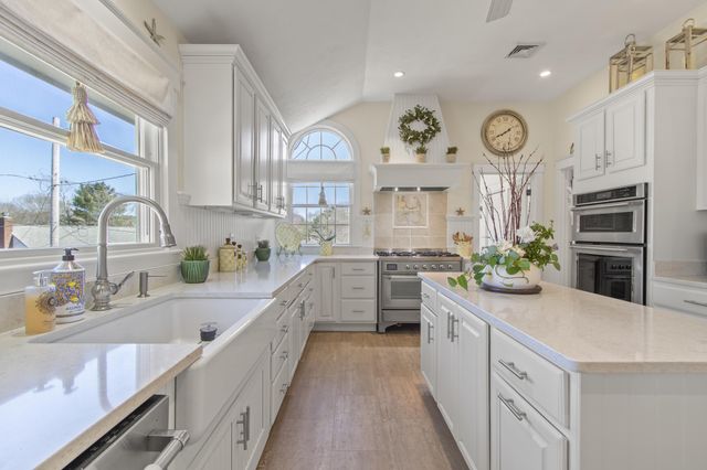 9 Fabyan Way, Buzzards Bay, MA 02532