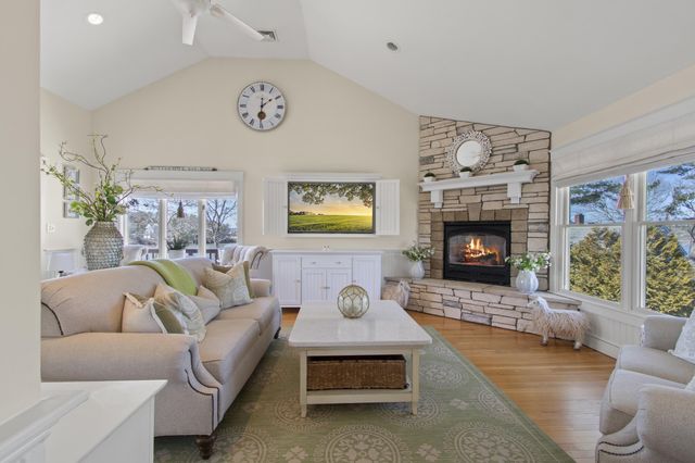 9 Fabyan Way, Buzzards Bay, MA 02532