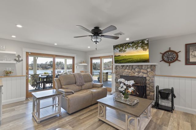 9 Fabyan Way, Buzzards Bay, MA 02532