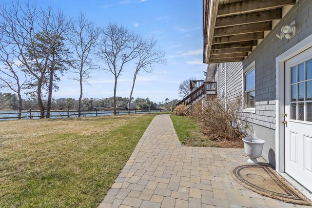 9 Fabyan Way, Buzzards Bay, MA 02532