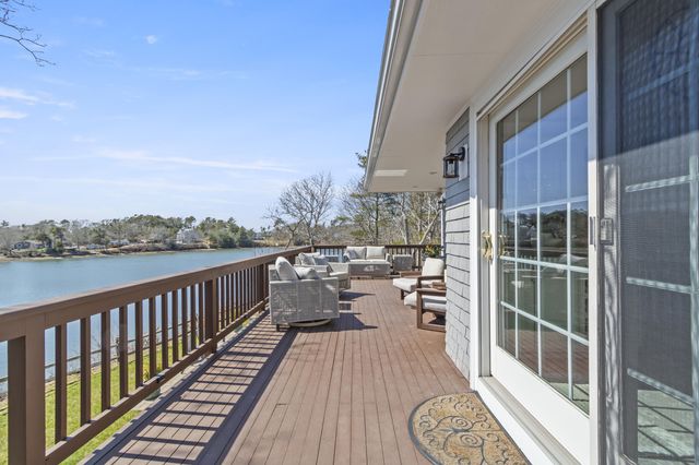 9 Fabyan Way, Buzzards Bay, MA 02532