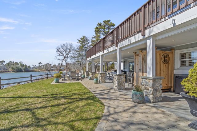 9 Fabyan Way, Buzzards Bay, MA 02532