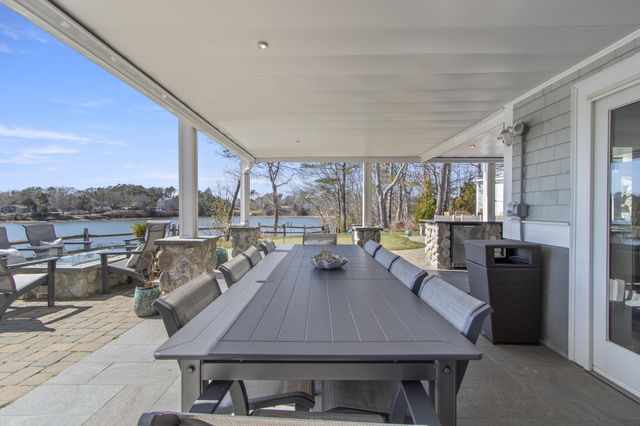9 Fabyan Way, Buzzards Bay, MA 02532
