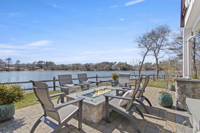 9 Fabyan Way, Buzzards Bay, MA 02532