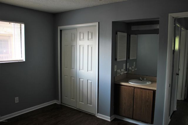 5136 WESTCHASE Court 2, Jacksonville, FL 32210