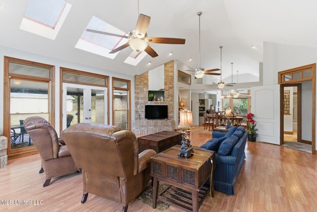 18 Woodchuck Drive, Hattiesburg, MS 39402