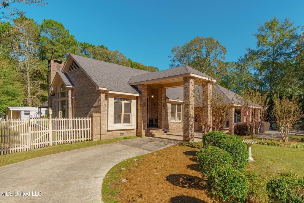 18 Woodchuck Drive, Hattiesburg, MS 39402