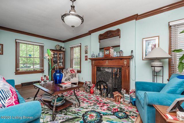 4549 Southern Pkwy, Louisville, KY 40214