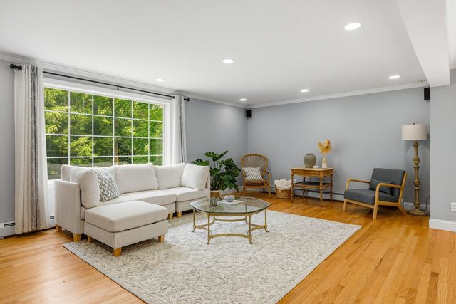 8 Brookhaven Road, Kingston, NH 03848