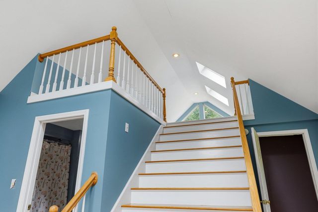 8 Brookhaven Road, Kingston, NH 03848