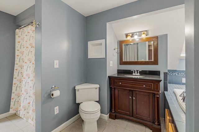 8 Brookhaven Road, Kingston, NH 03848