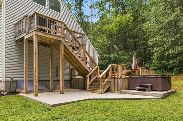 8 Brookhaven Road, Kingston, NH 03848