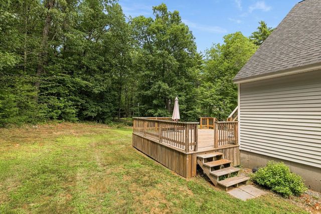 8 Brookhaven Road, Kingston, NH 03848