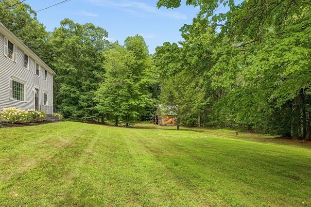 8 Brookhaven Road, Kingston, NH 03848