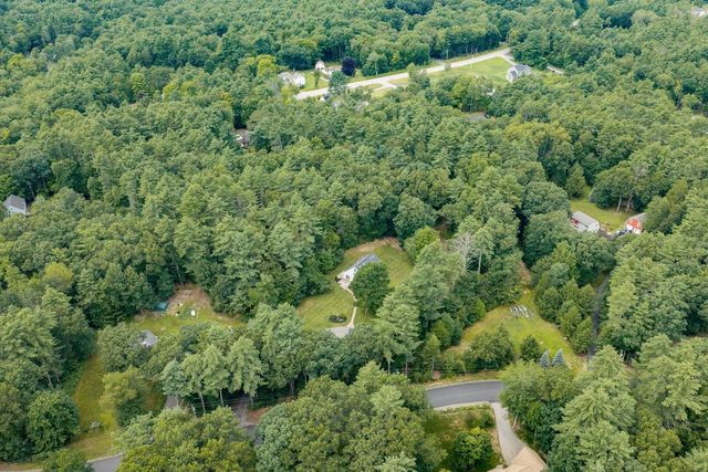 8 Brookhaven Road, Kingston, NH 03848