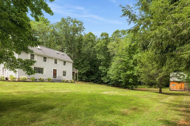 8 Brookhaven Road, Kingston, NH 03848