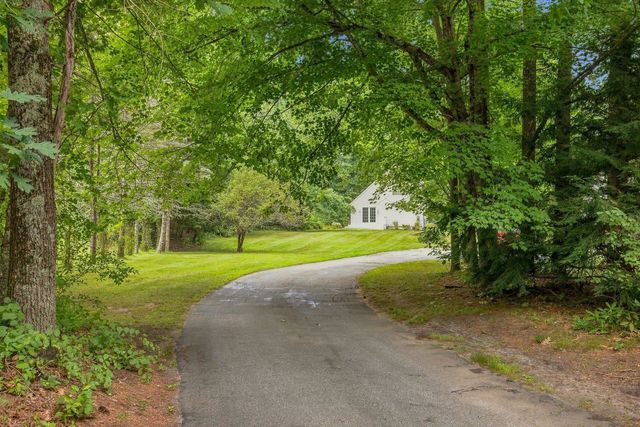 8 Brookhaven Road, Kingston, NH 03848