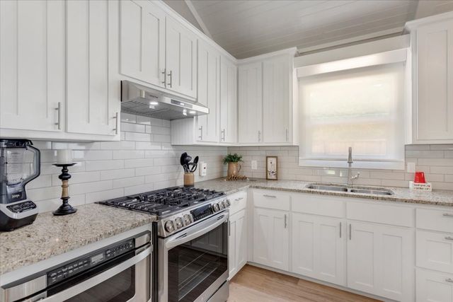 10 Holland Street, Pottsboro, TX 75076