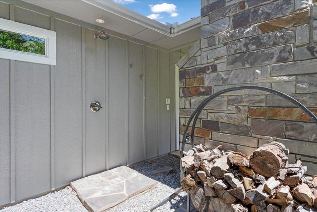 10 Holland Street, Pottsboro, TX 75076