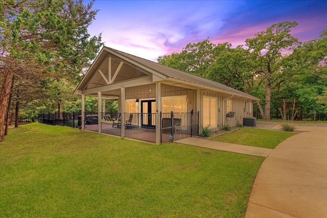 10 Holland Street, Pottsboro, TX 75076