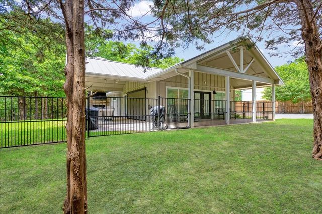 10 Holland Street, Pottsboro, TX 75076