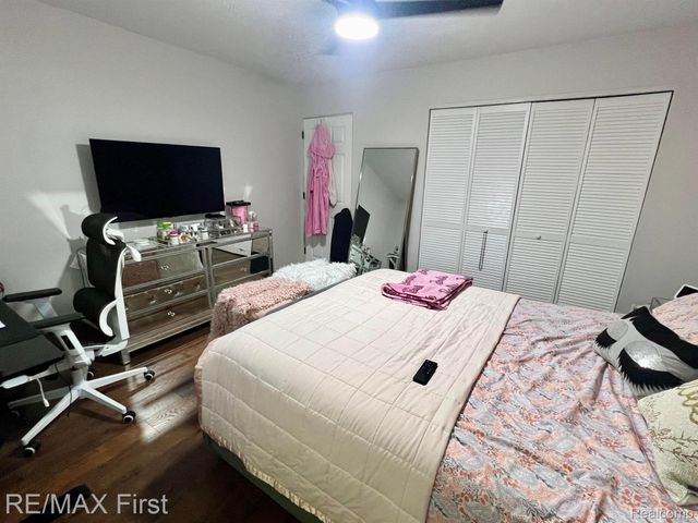 4859 MANSFIELD Avenue H-06, Royal Oak, MI 48073