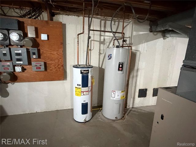 4859 MANSFIELD Avenue H-06, Royal Oak, MI 48073