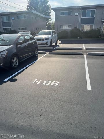 4859 MANSFIELD Avenue H-06, Royal Oak, MI 48073